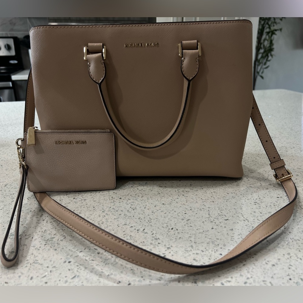 Michael Kors Light Pink Tote/with small wallet